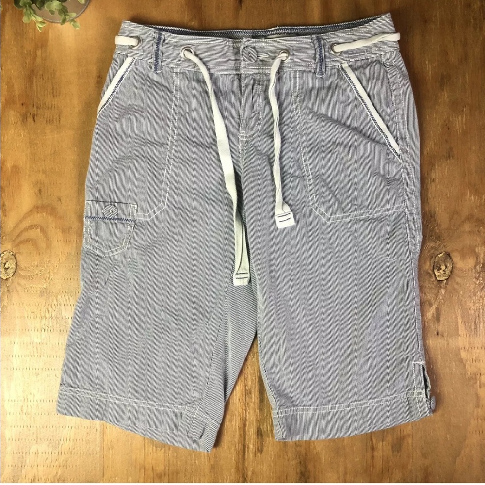 Eddie Bauer Nautical Blue Pinstriped Capri I0269